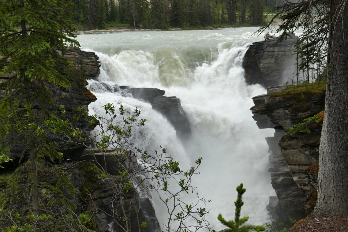 Vodopády Athabasca Falls