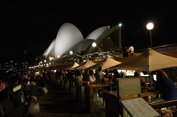 Sydney, večer u Opery