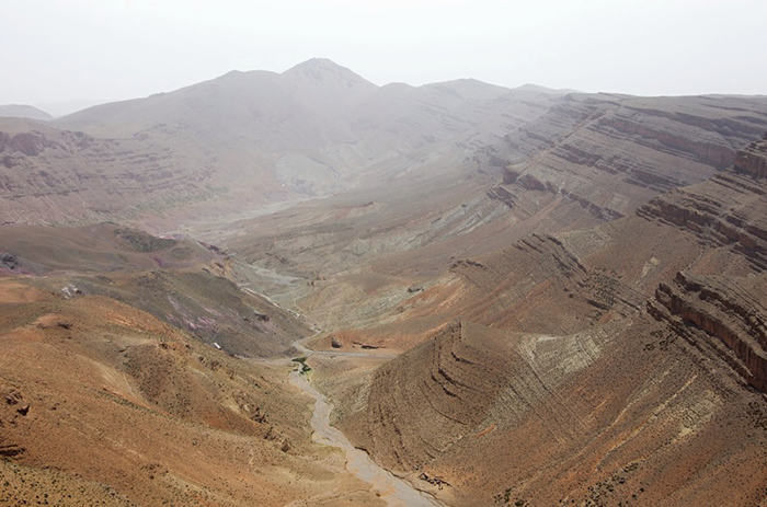 Maroko: výhled na Vysoký Atlas ze sedla v 2700 m n.m.