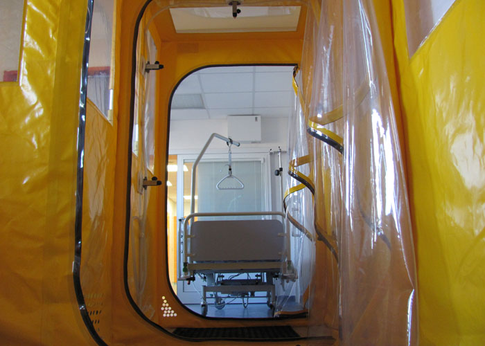 Biobox pro dočasnou izolaci pacienta s vysoce nebezpečnou nákazou