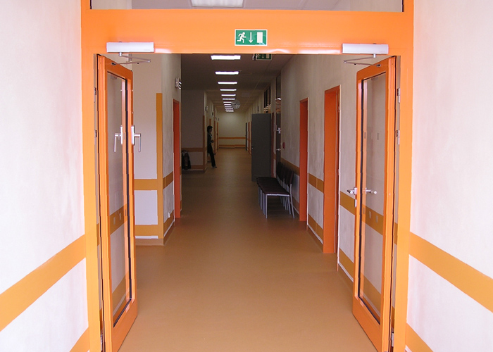 Chodba lůžkové části infekčního oddělení
