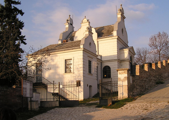 Obřadní síň židovského hřbitova (1898)