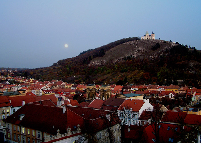 Večerní pohled na Svatý kopeček