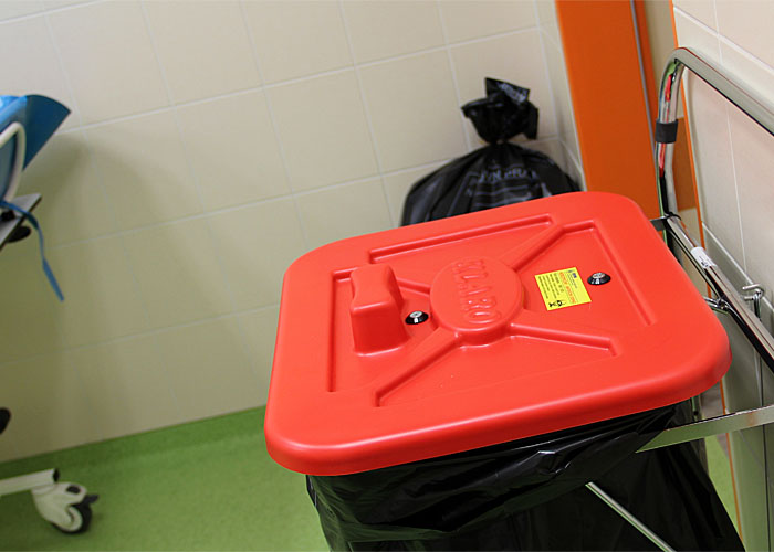 Zařízení čisticí komory